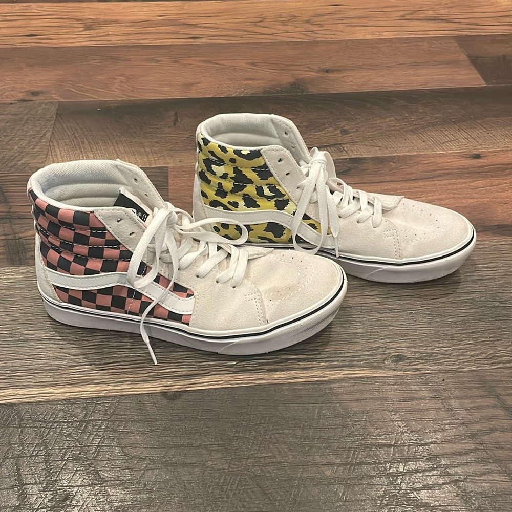 Vans high top sneaker white pink animal print yellow suede checkered size 8.5